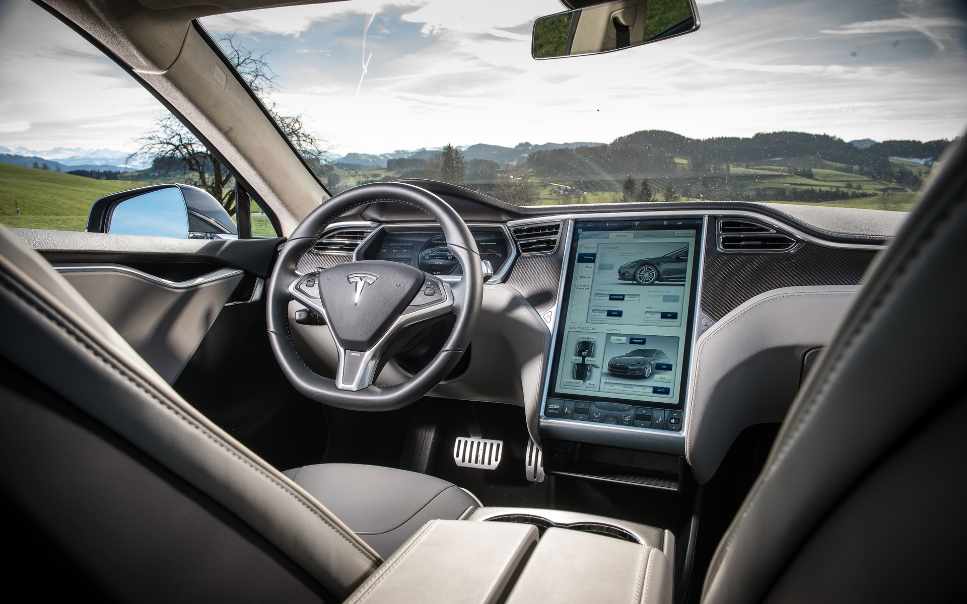 Le pilotage automatique de Tesla : un bal de technologies - Guide Auto