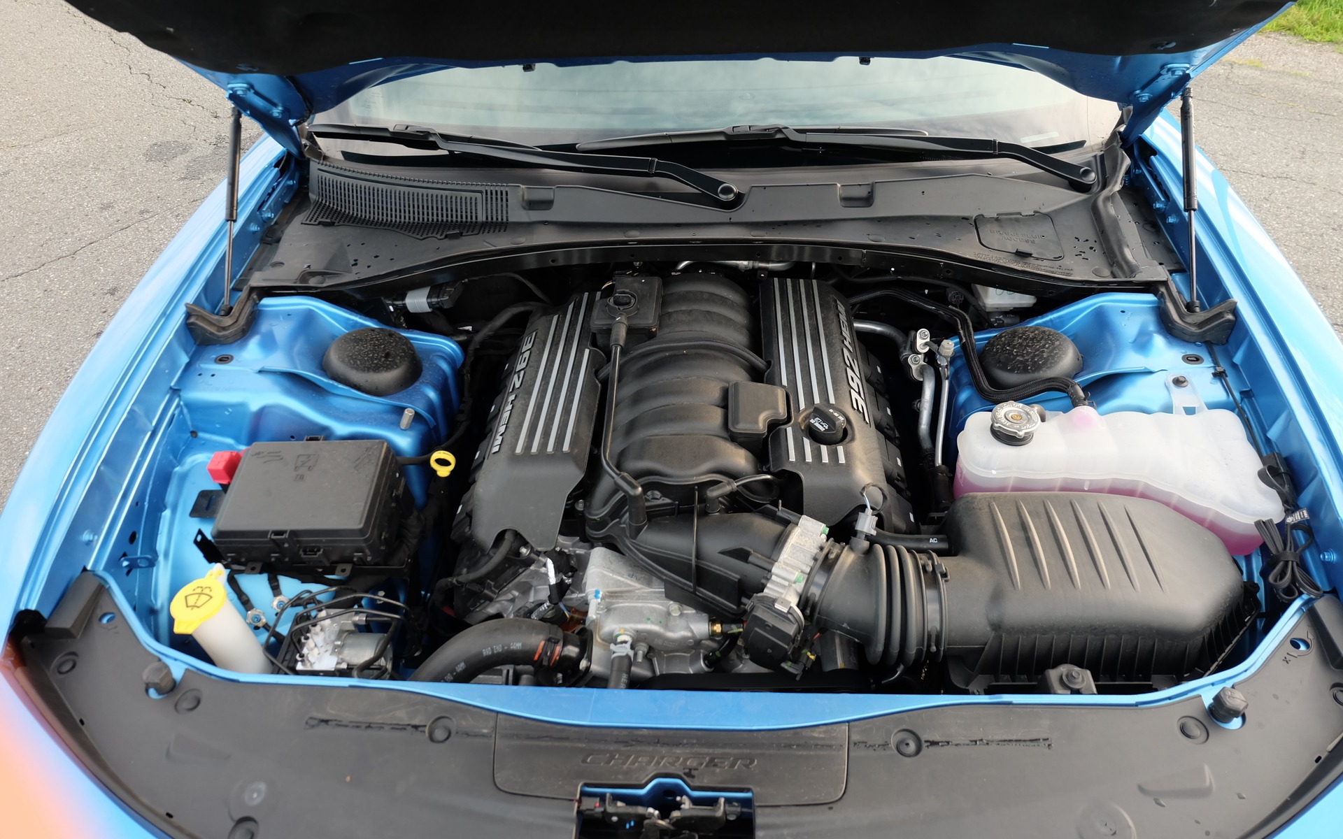 Le coeur de la bête: un V8 HEMI de 6,4 litres et 485 chevaux