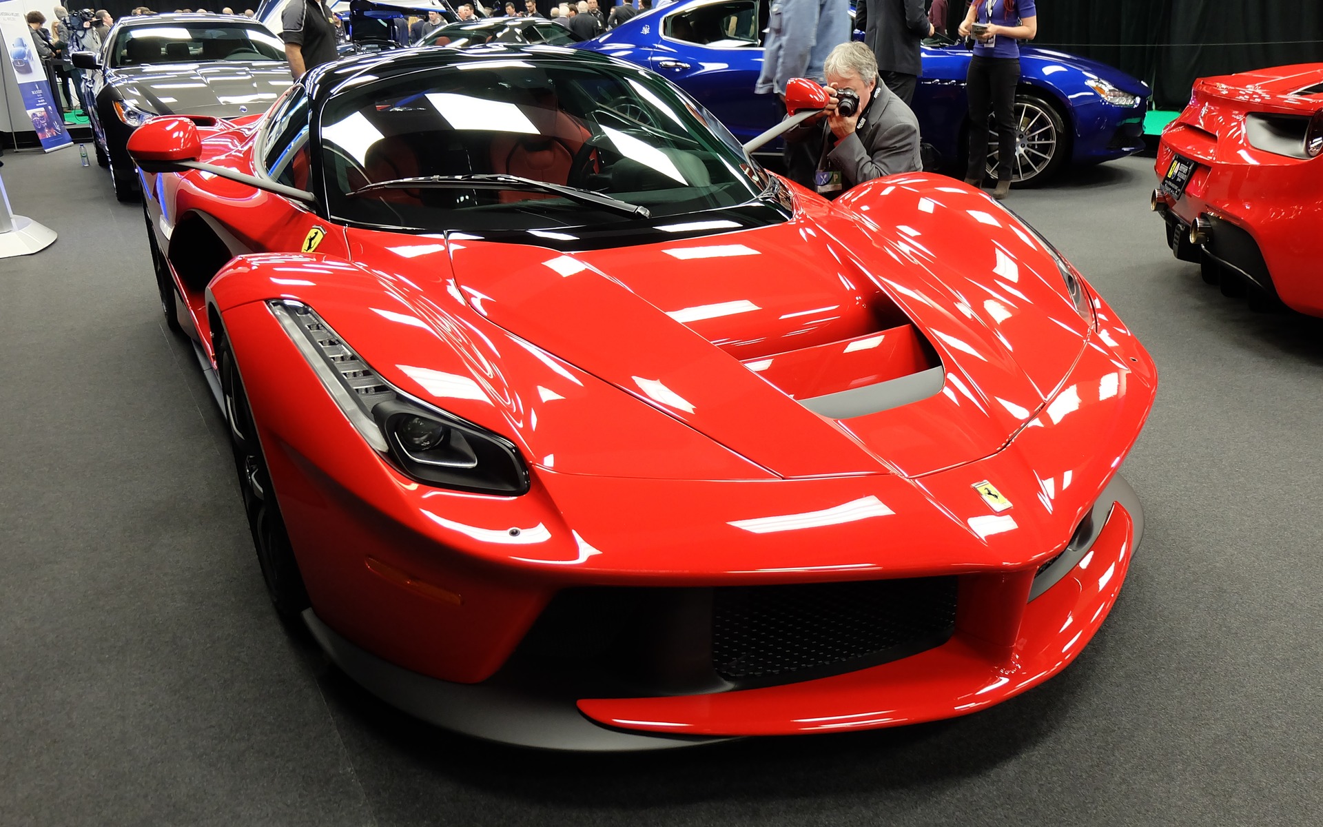 <p>Ferrari LaFerrari</p>