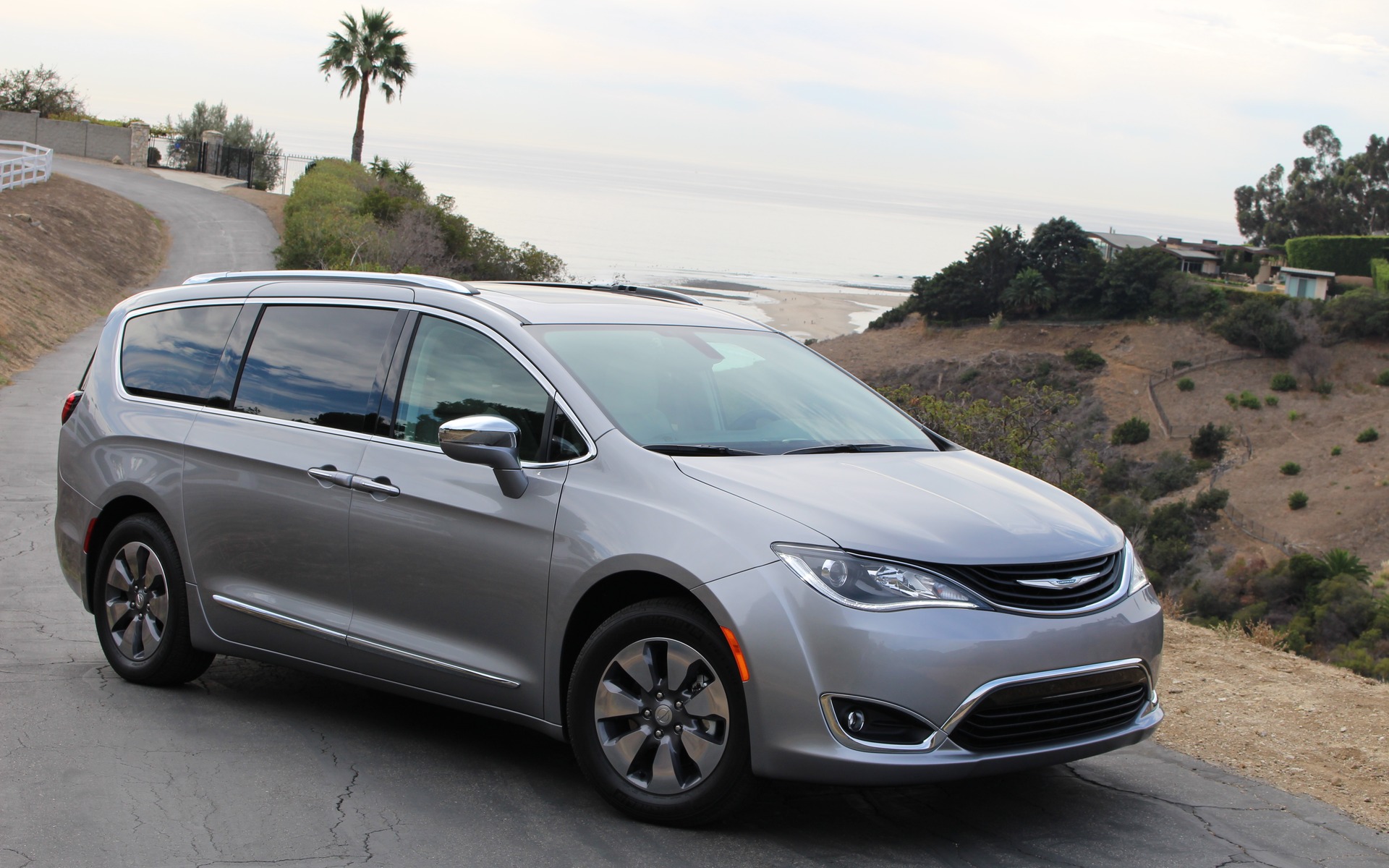 2016 chrysler pacifica hybrid