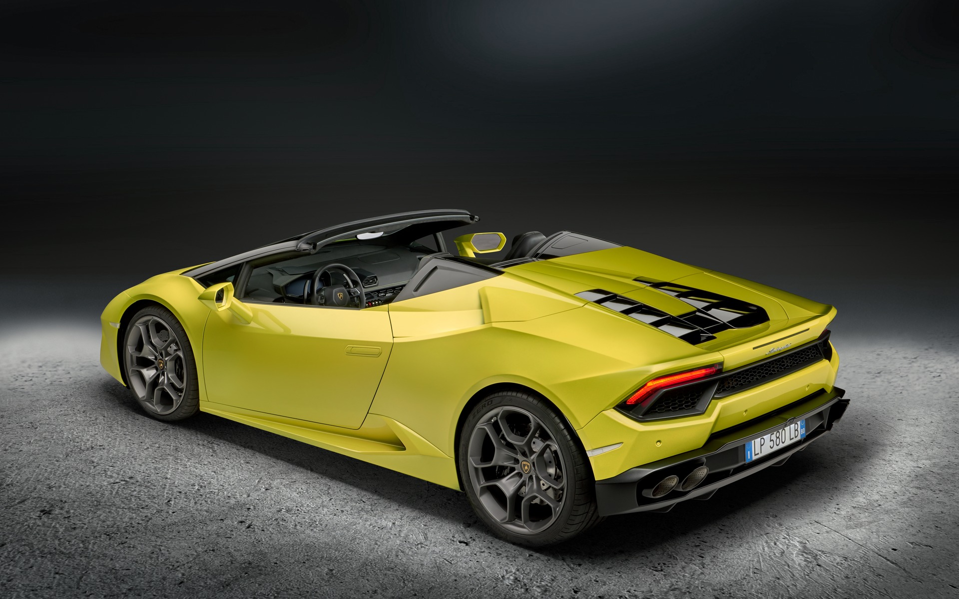 <p>Lamborghini Hurac&aacute;n RWD Spyder</p>