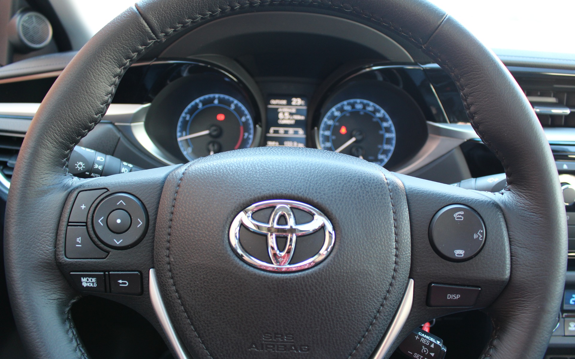 <p>2016 Toyota Corolla S</p>