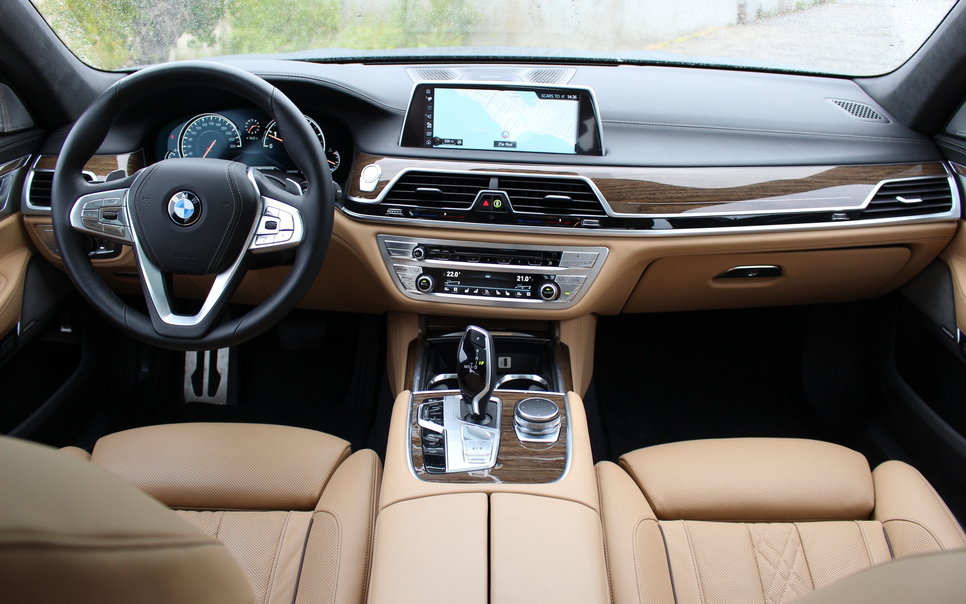 <p>2016 BMW 750i xDrive</p>