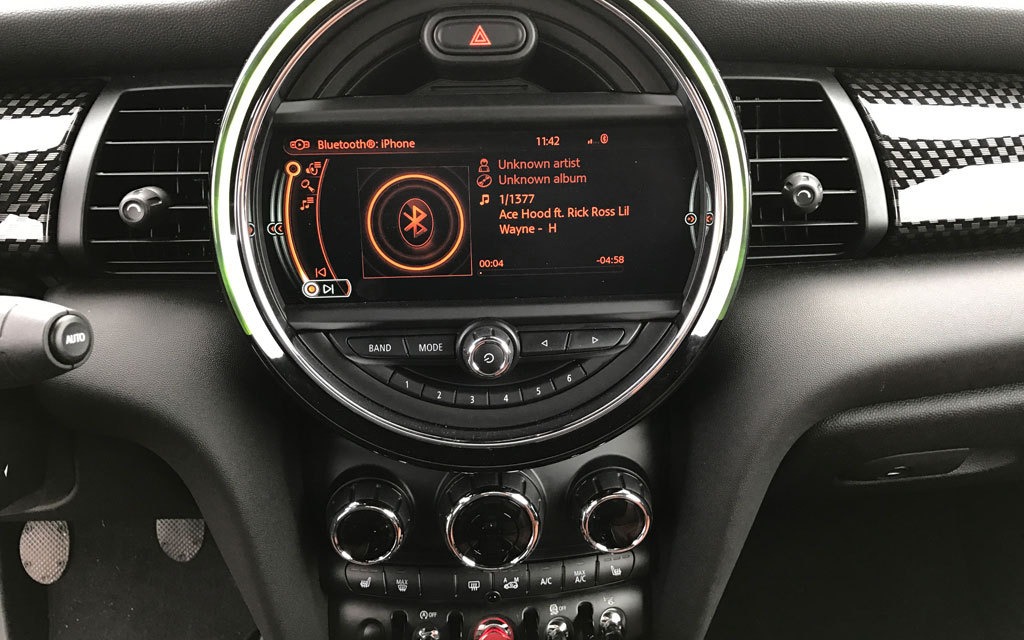 <p>2016 MINI Cooper S Convertible</p>