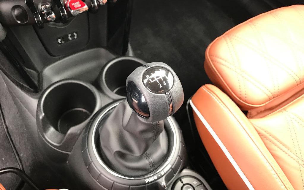 <p>2016 MINI Cooper S Convertible</p>