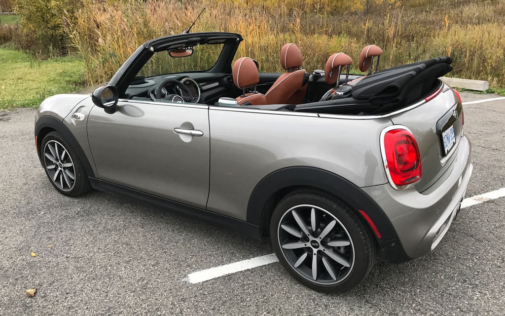 <p>2016 MINI Cooper S Convertible</p>