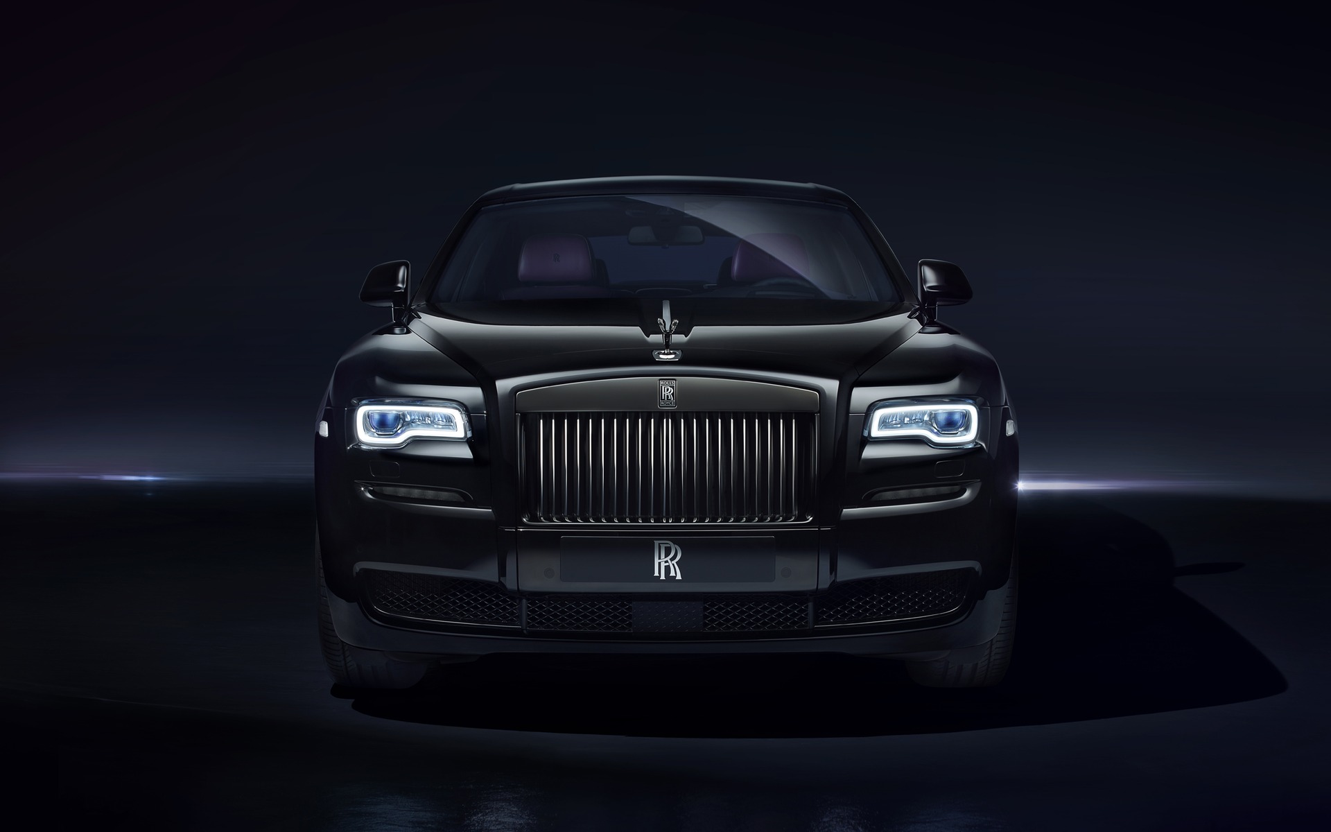 <p>Rolls-Royce Ghost Black Badge 2017</p>