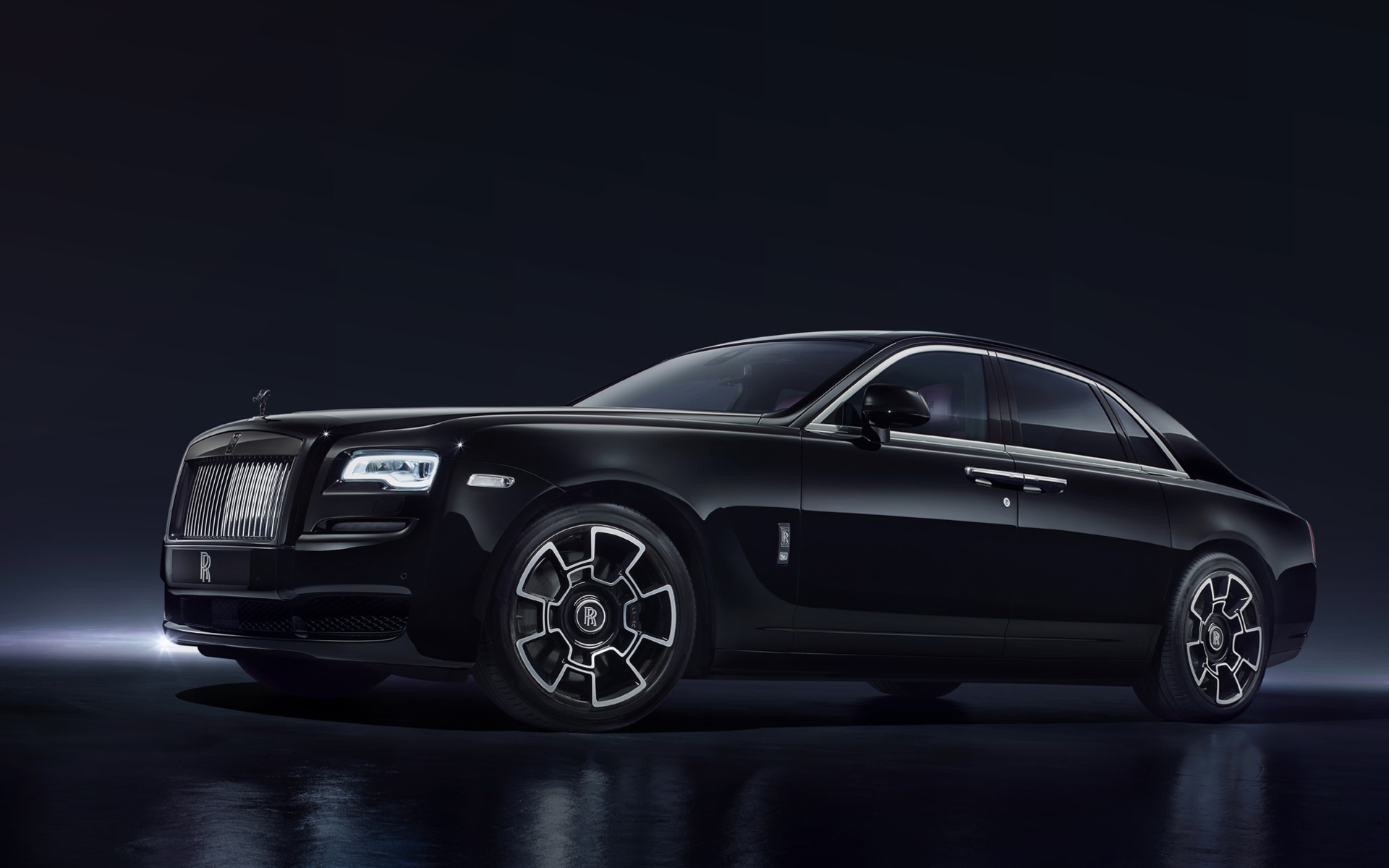<p>2017 Rolls-Royce Ghost Black Badge</p>