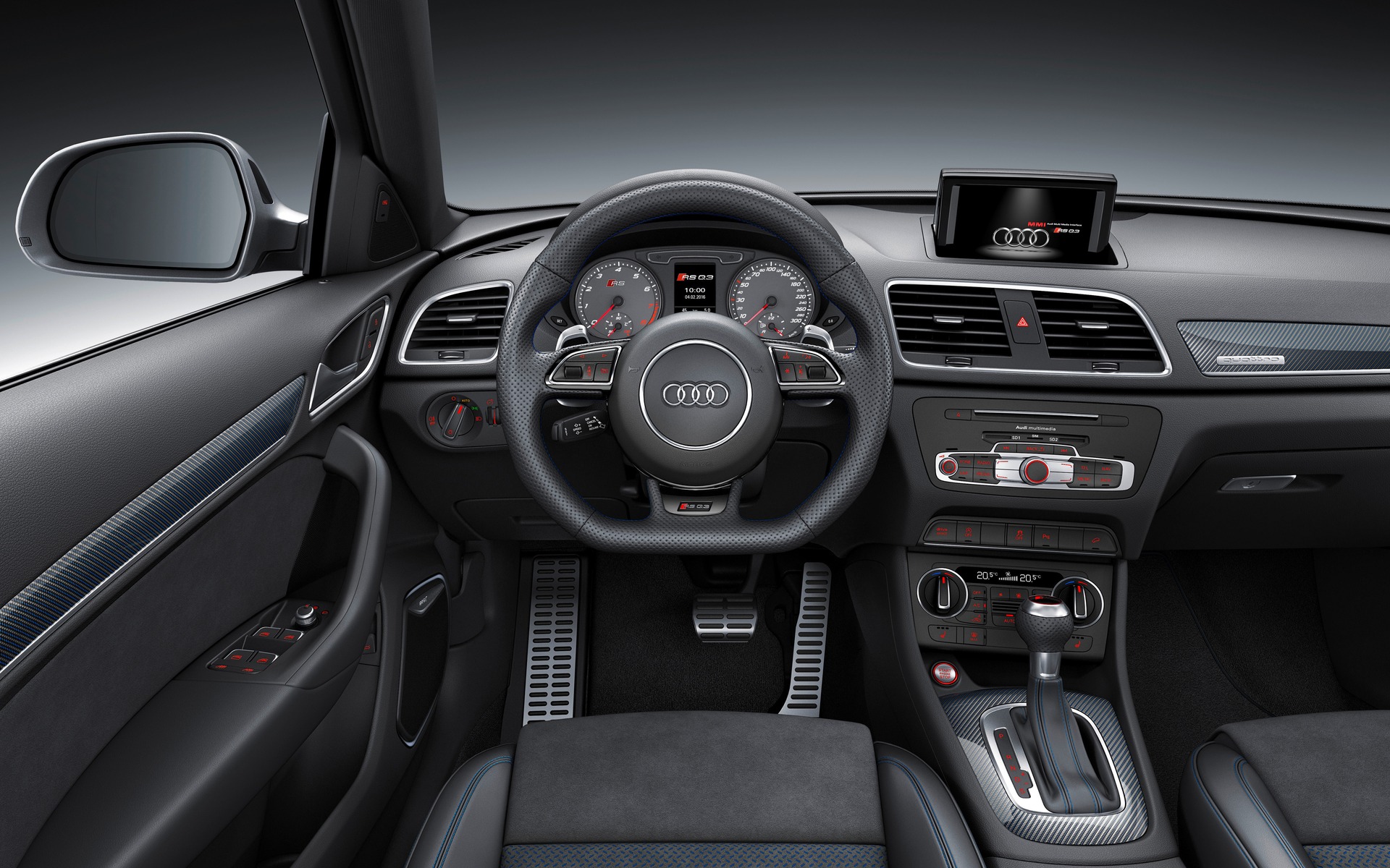 <p>Audi RS Q3</p>
