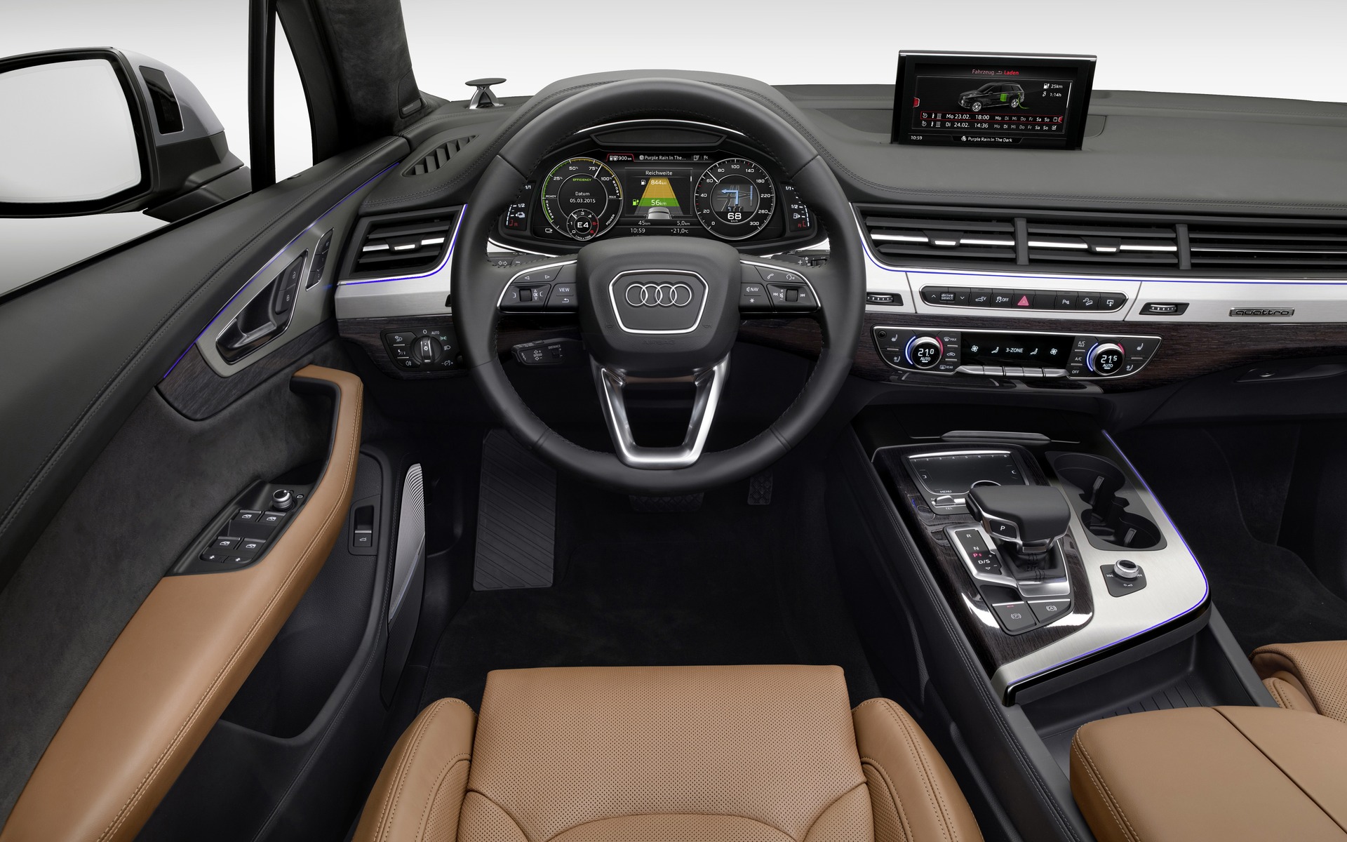 <p>Audi Q7 e-tron 3.0 TDI quattro</p>