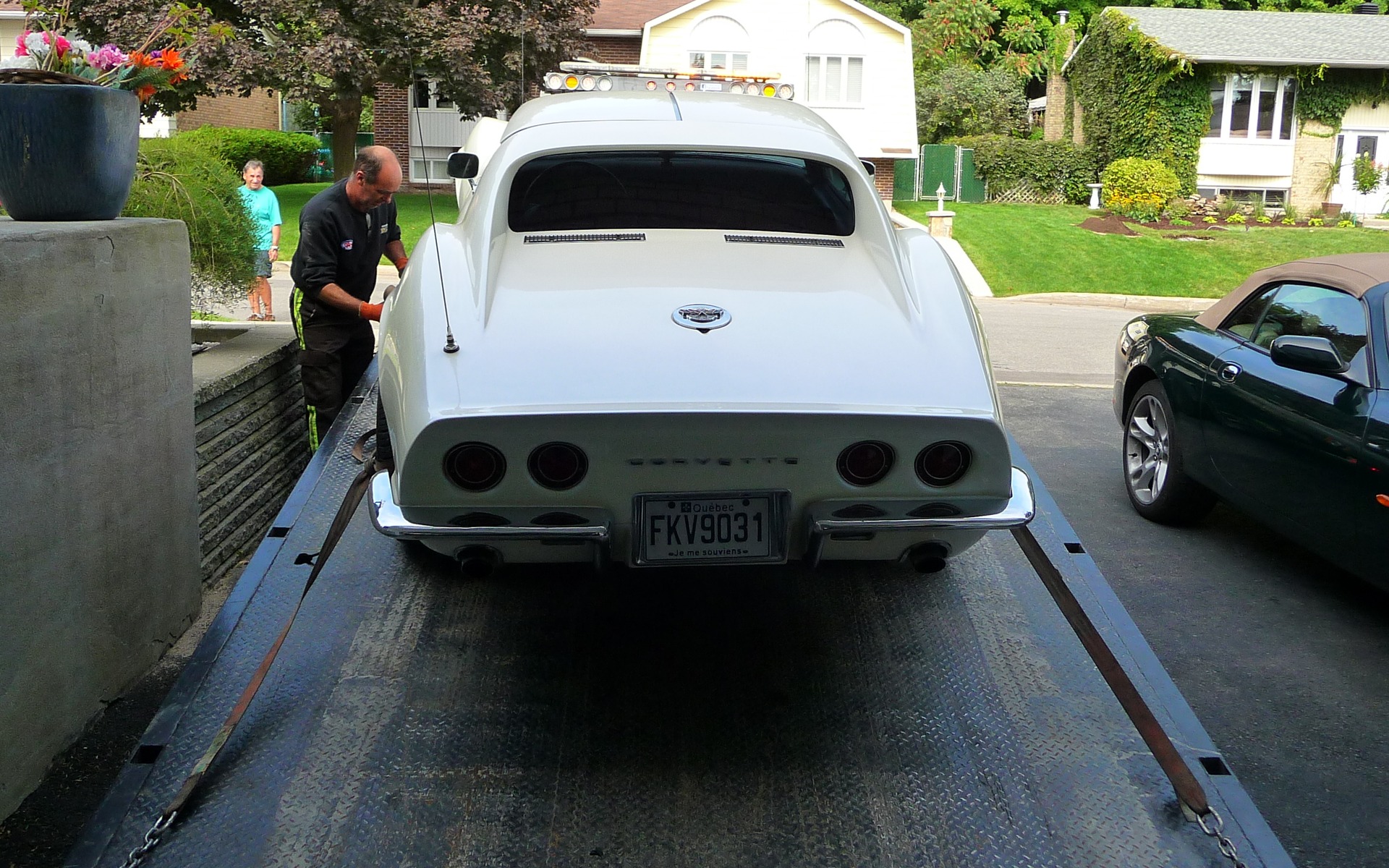 <p>La Corvette lors de son arriv&eacute;e chez Luc Langlois.</p>