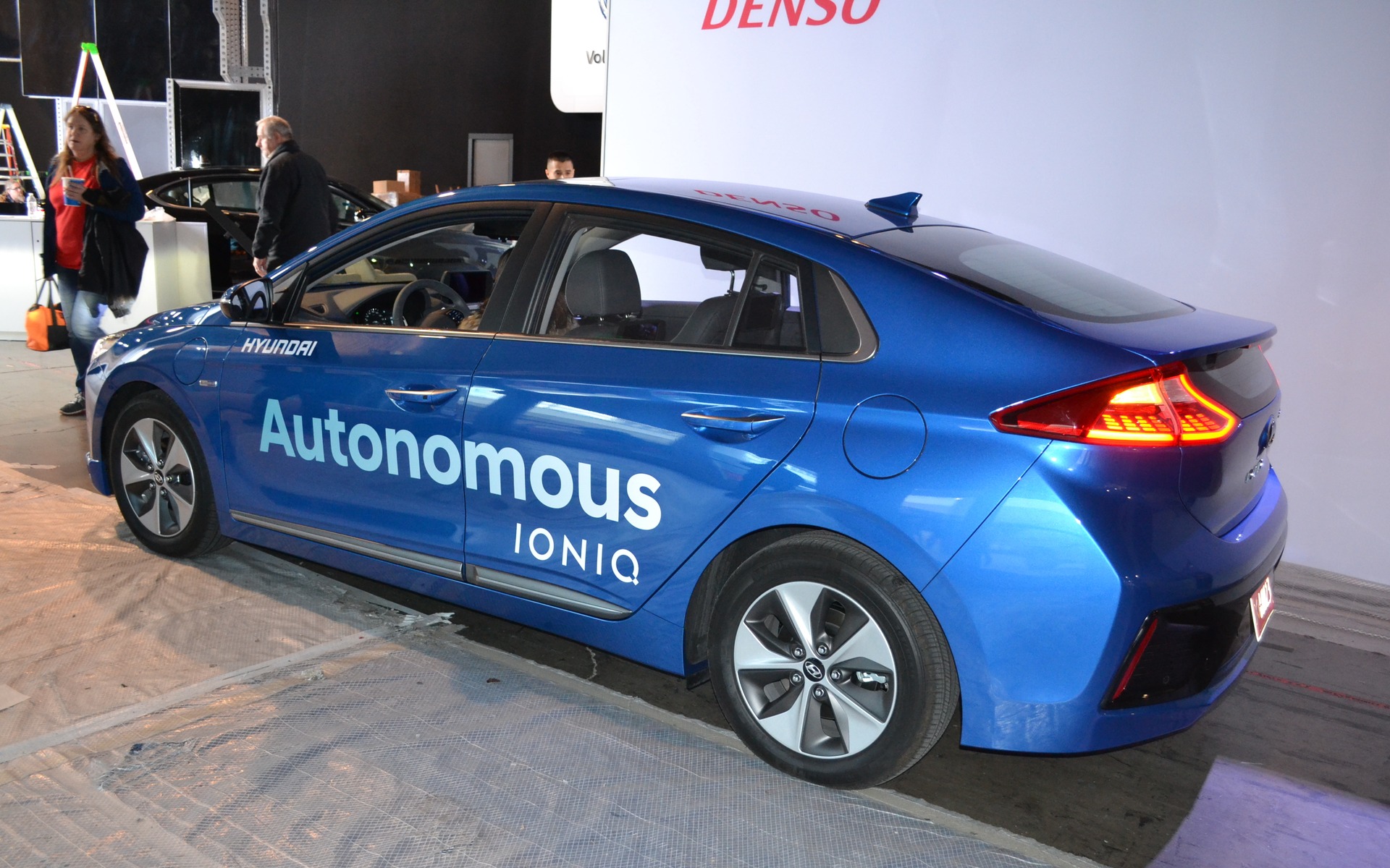 <p>Hyundai Ioniq &agrave; conduite autonome</p>