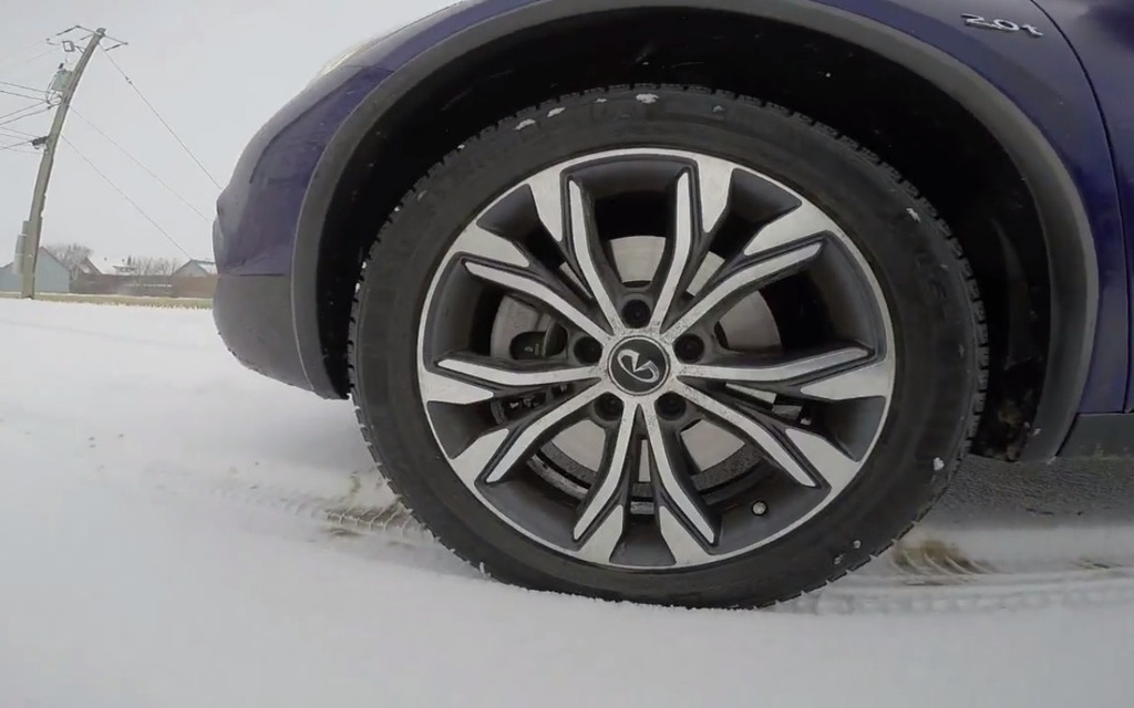 <p>Michelin X-ICE iX3 tires put to the test</p>