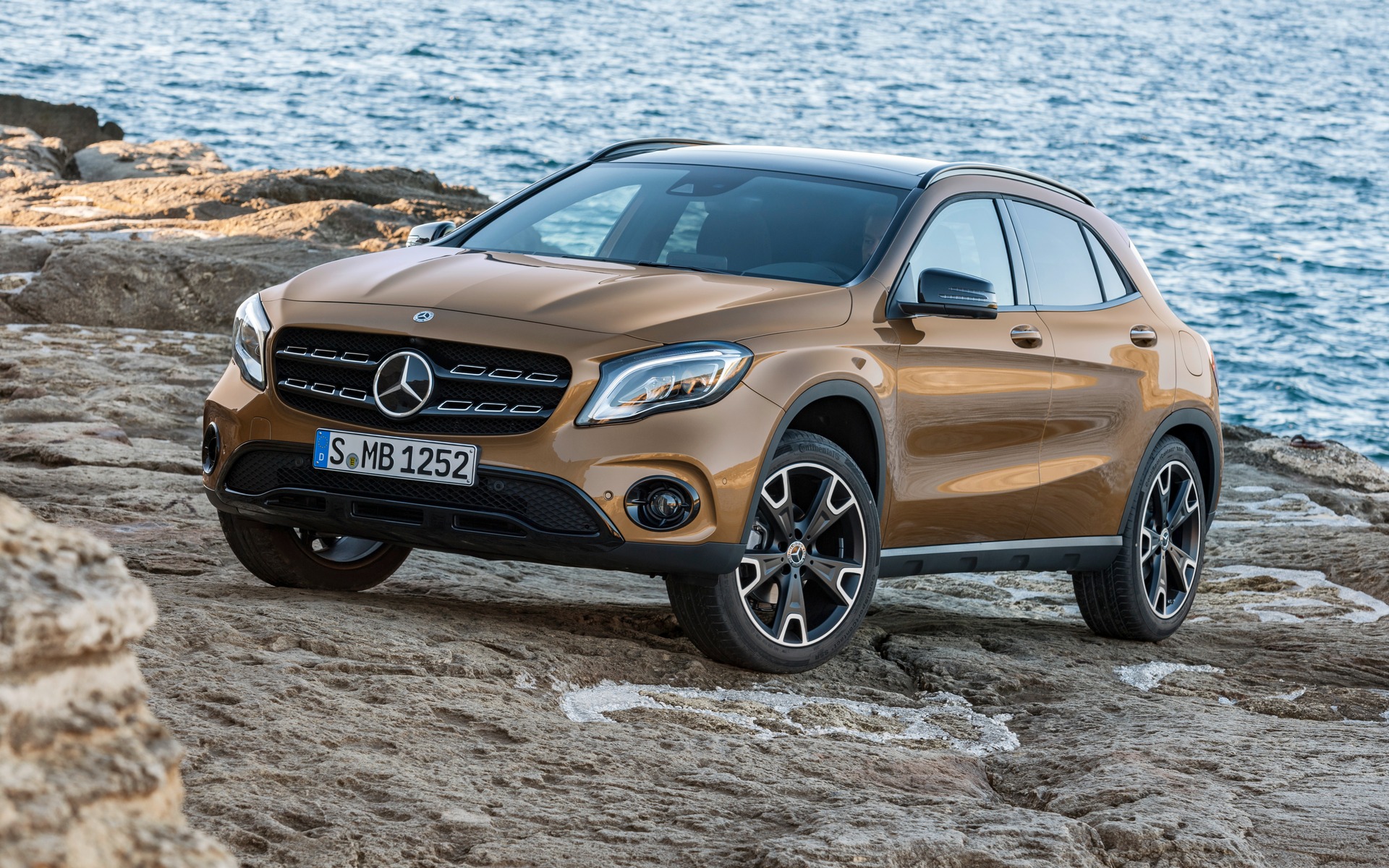 <p>2018 Mercedes-Benz GLA 250 4MATIC</p>