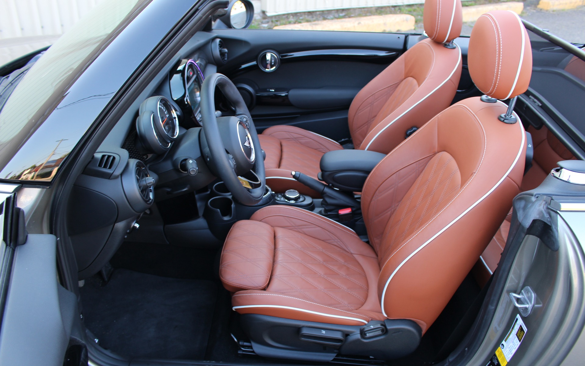 <p>2016 MINI Cooper S Cabriolet</p>