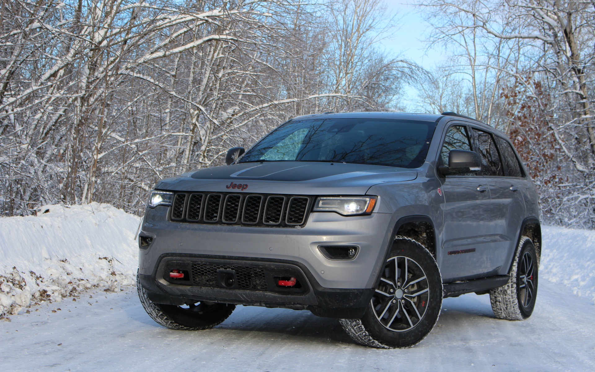 17 Jeep Grand Cherokee Trailhawk The Adventurous Type The Car Guide