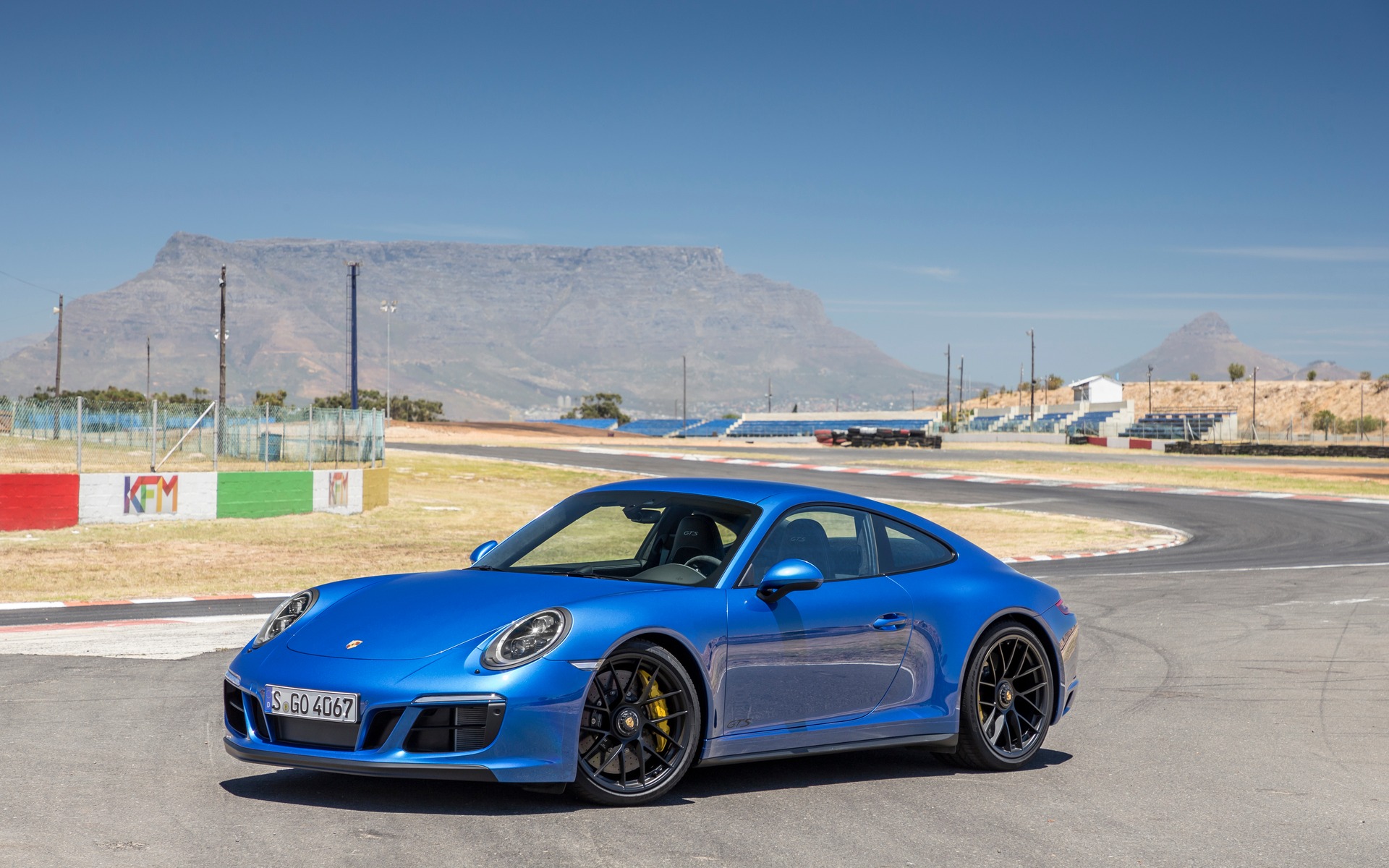 <p>2018 Porsche 911 Carrera GTS</p>