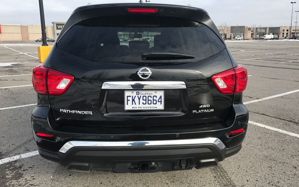 <p>2017 Nissan Pathfinder</p>