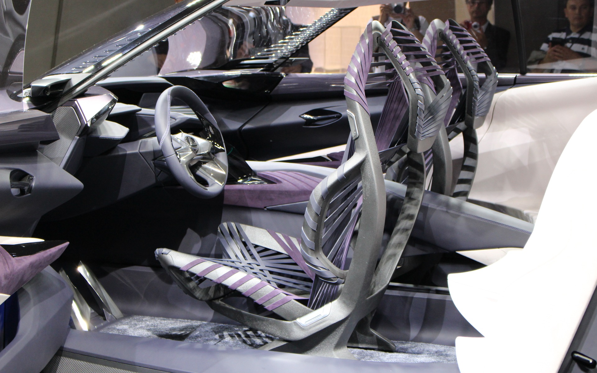 <p>Lexus UX Concept (photographi&eacute; au Salon de D&eacute;troit)</p>