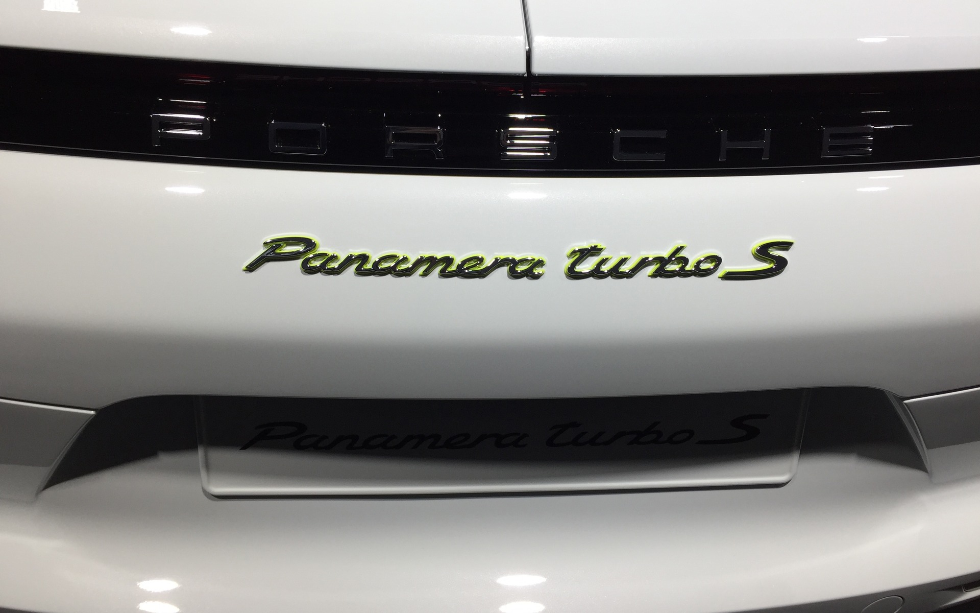 <p>Porsche Panamera Turbo S E-Hybrid</p>
