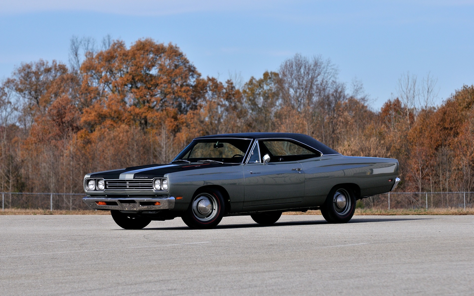 <p>Plymouth Road Runner 426 HEMI : 0-60 mph en 5,1 secondes </p>