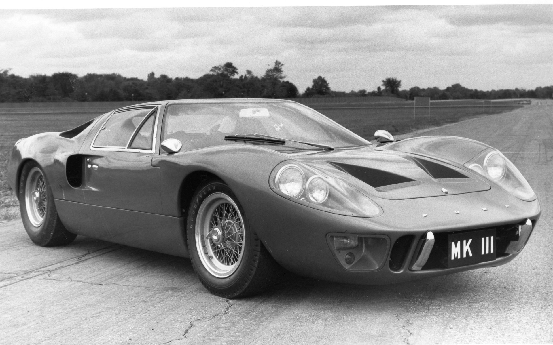 <p>Ford GT40 MK III 1967 : 0-100 km/h en 5,1 secondes </p>