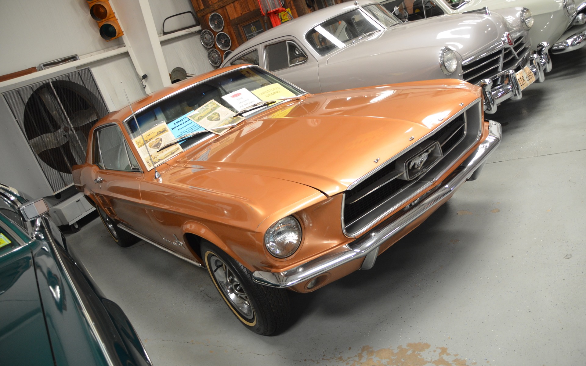 <p>Ford Mustang 1967. Vous aimez cette couleur?</p>
