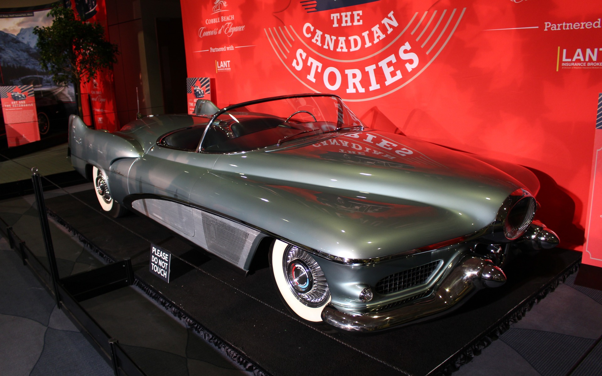<p>1951 General Motors LeSabre Concept Car</p>