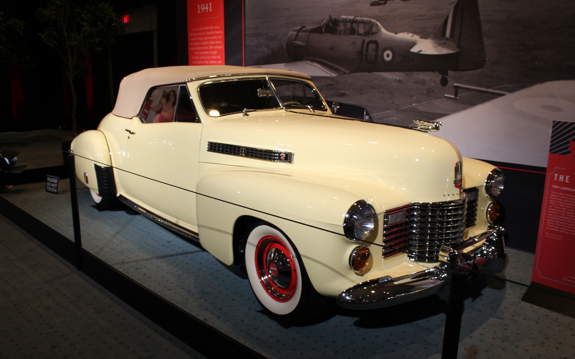 <p>1941 Cadillac Series 62 Convertible Coupe</p>