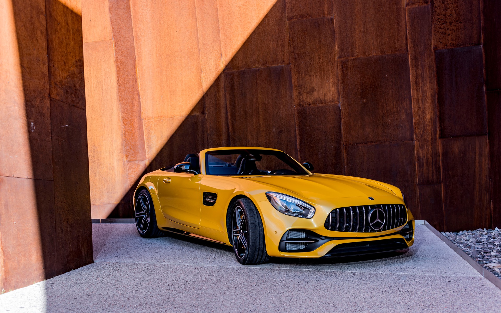 Мерседес AMG gt Roadster 2017