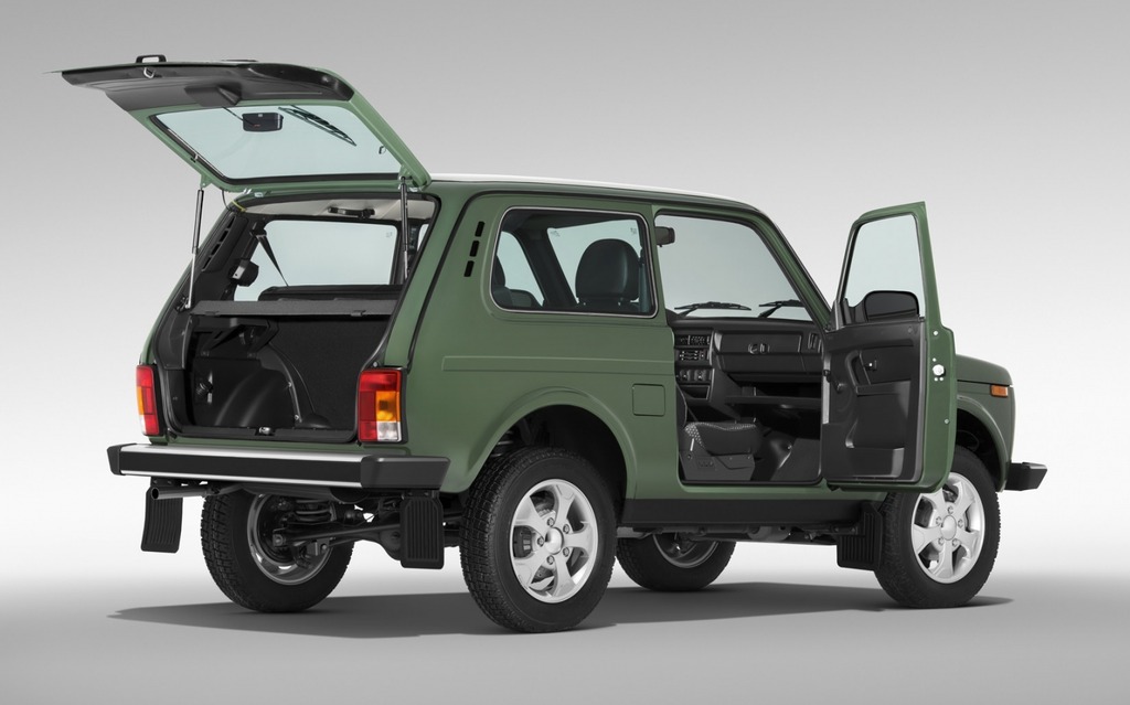 <p>Lada Niva 3 portes</p>