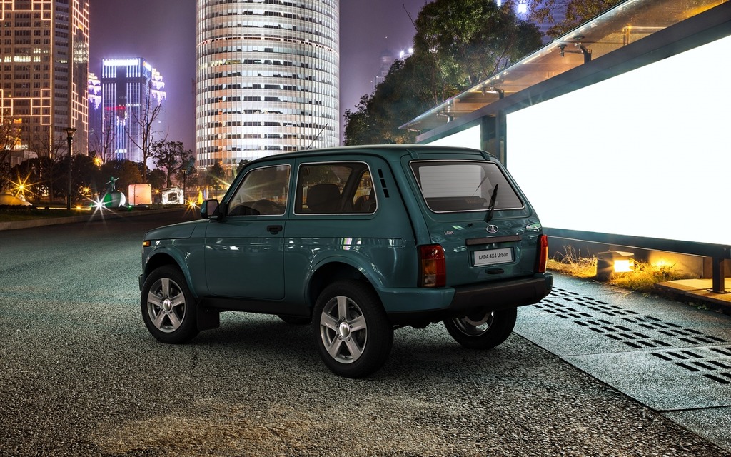 <p>Lada Niva 3 portes</p>