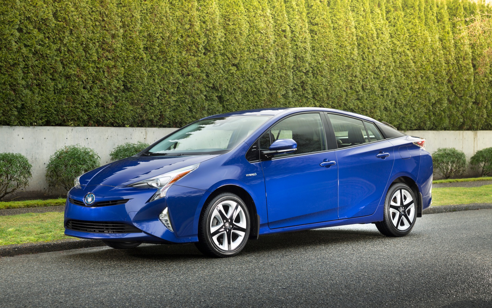 <p>Toyota Prius, 2017 Canadian Green Car of the Year according to AJAC.</p>