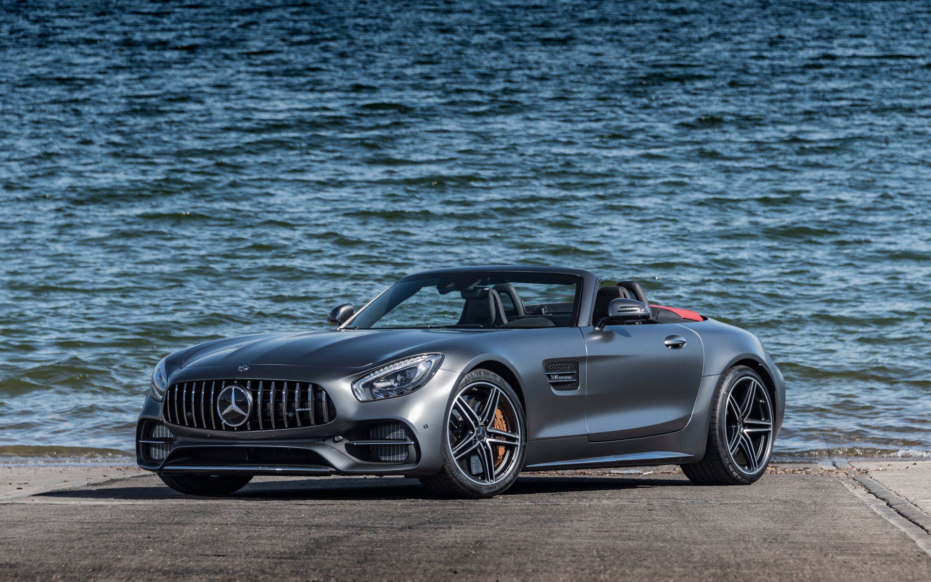 Мерседес AMG gt Roadster 2017