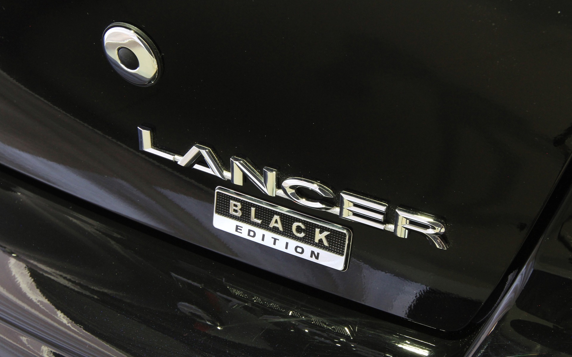 <p>2017 Mitsubishi Lancer SE AWC Black Edition</p>