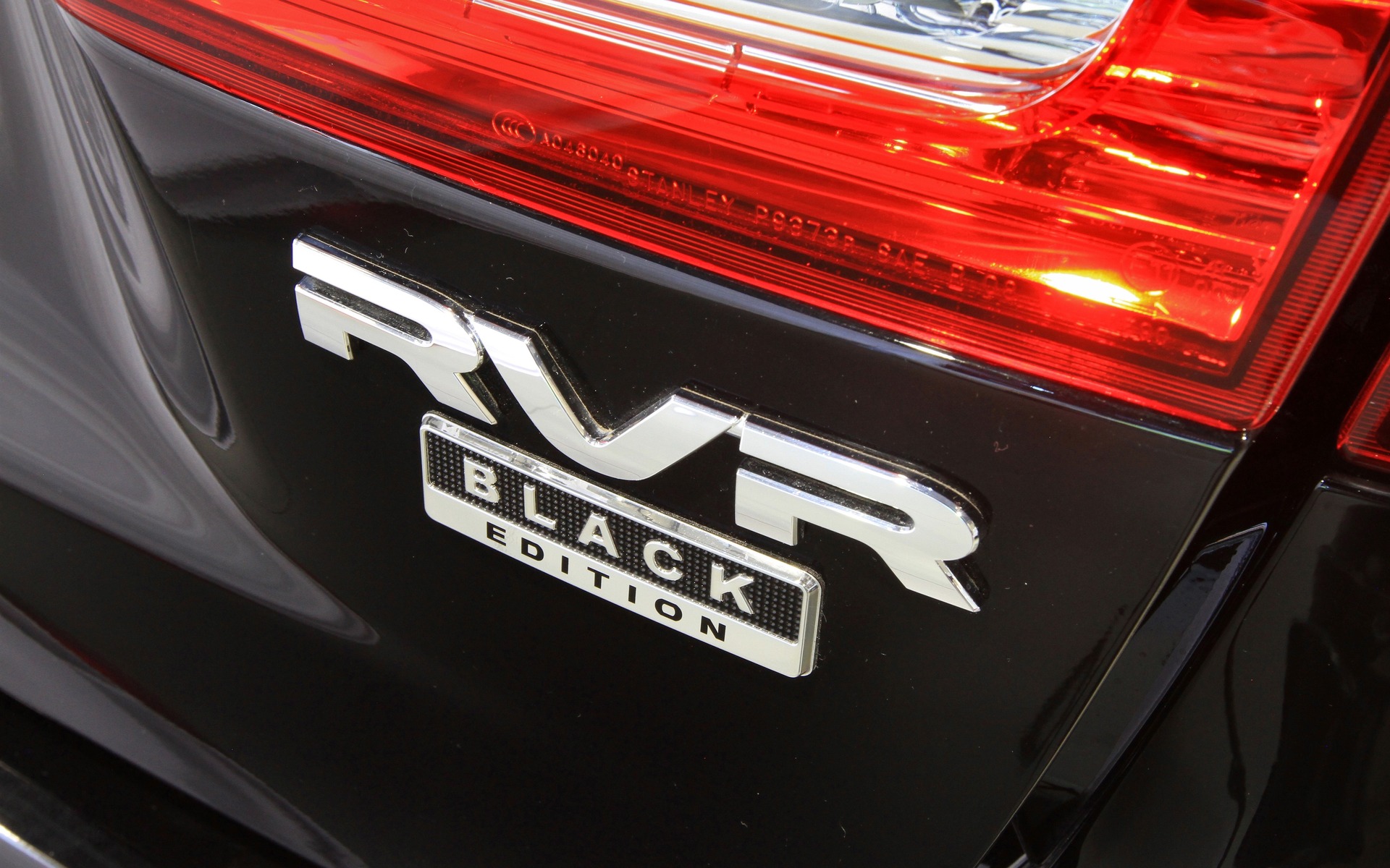 <p>2017 Mitsubishi RVR SE AWC Black Edition</p>