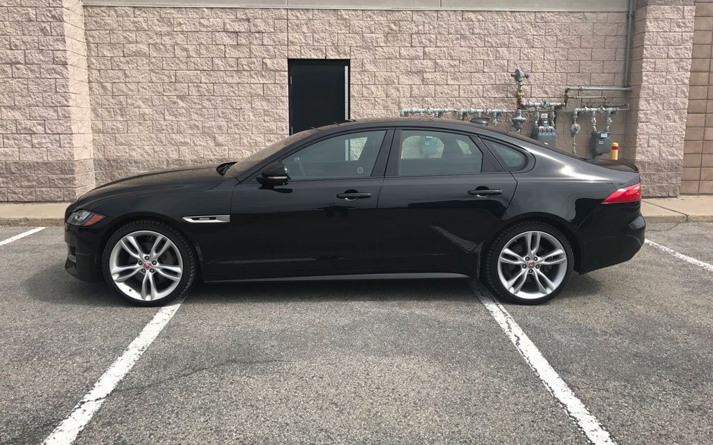 <p>2017 Jaguar XF 20d R-Sport</p>