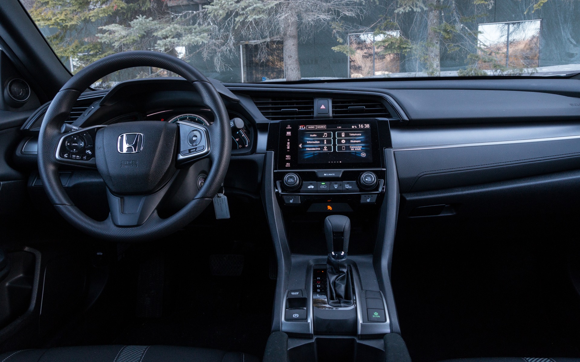 <p>Honda Civic LX Hatchback 2017</p>