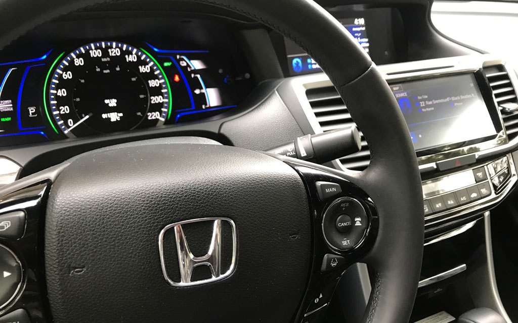 <p>2017 Honda Accord Hybrid</p>