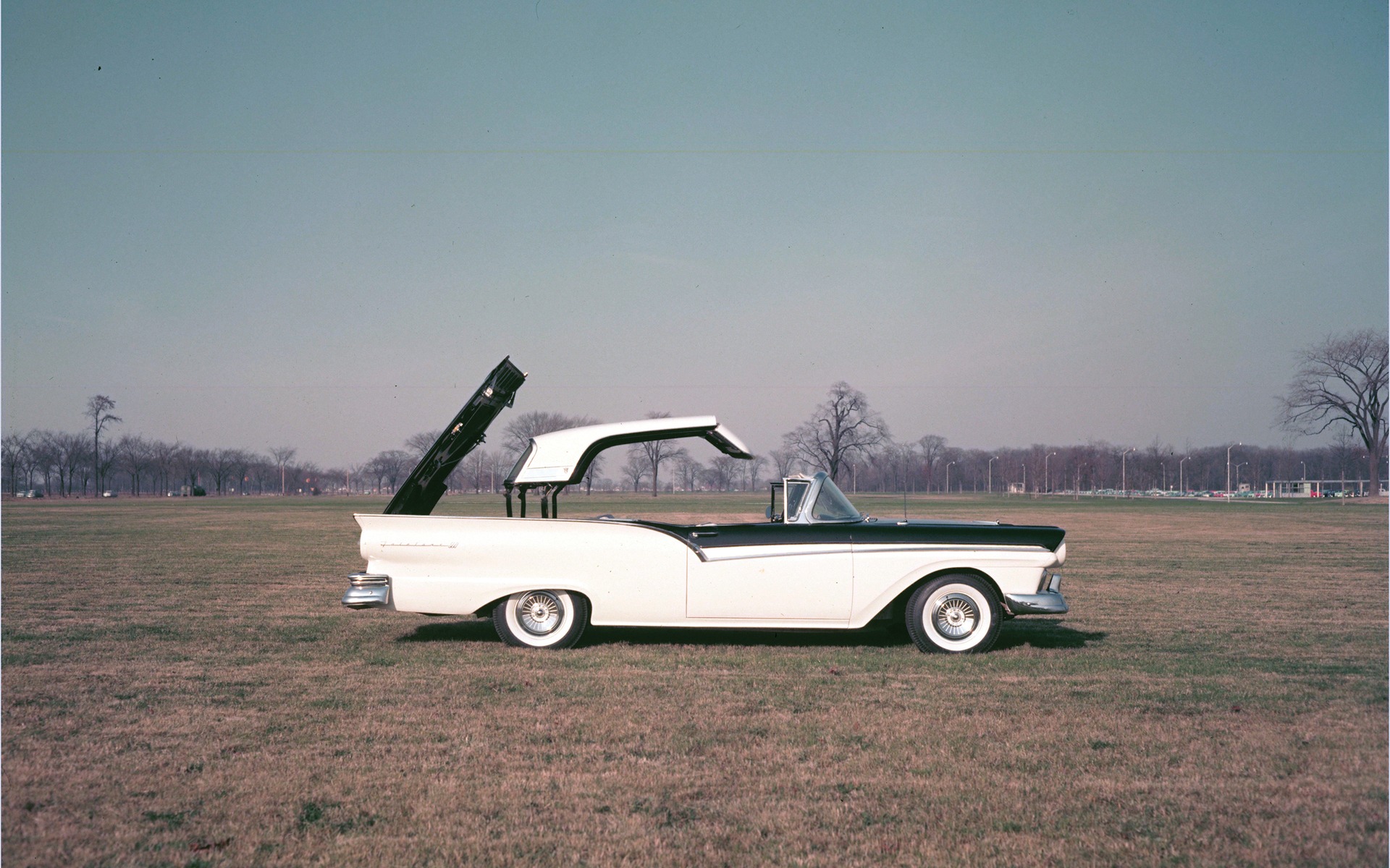 Ford Skyliner 1957