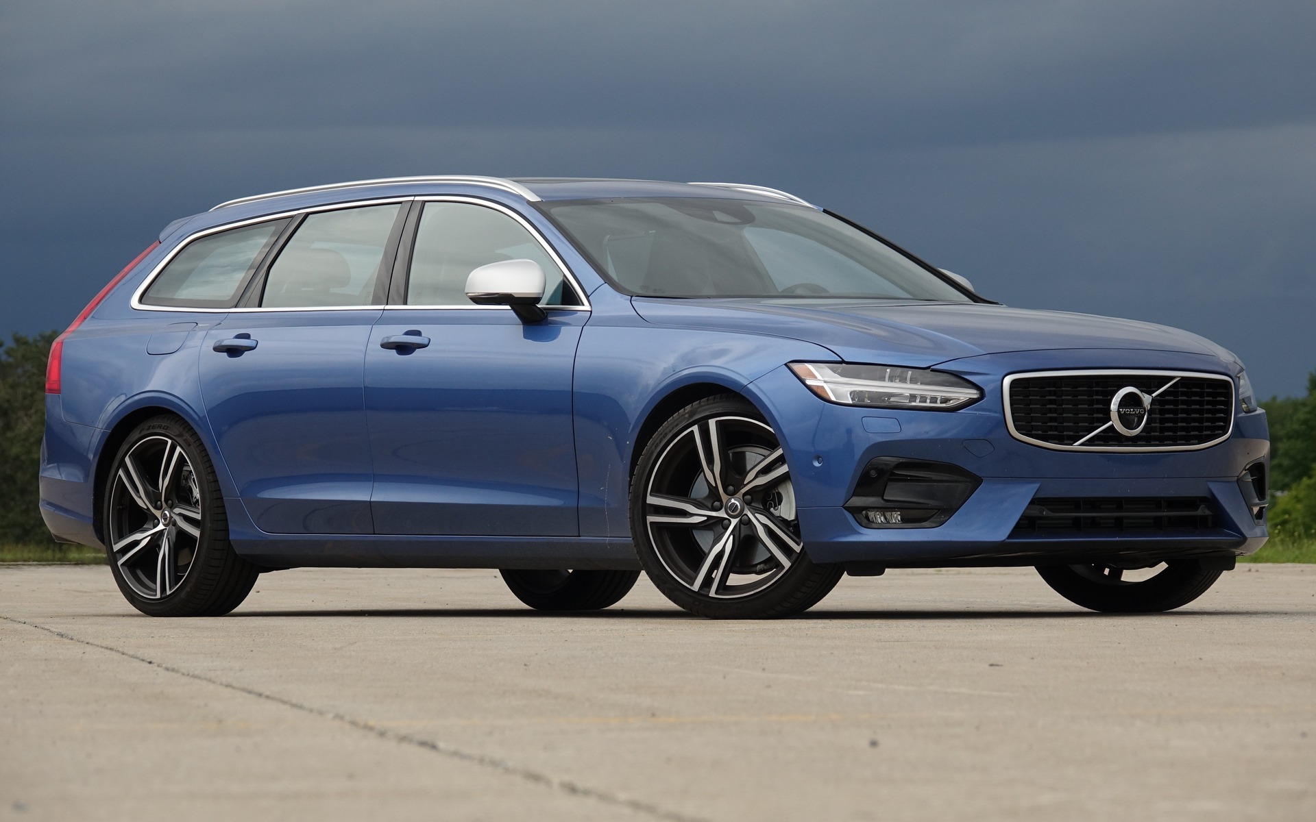 2017 Volvo V90 RDesign a Sportier Swedish Beauty The Car Guide