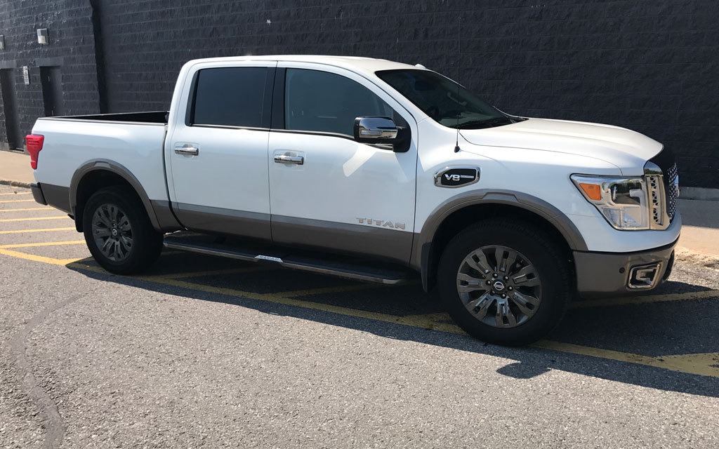 <p>2017 Nissan Titan V8 Platinum</p>