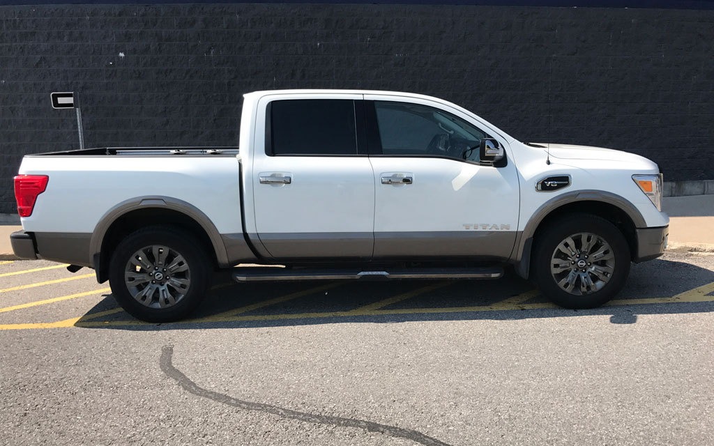 <p>2017 Nissan Titan V8 Platinum</p>