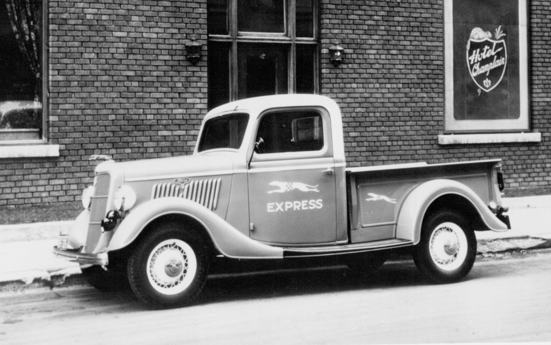 <p>Ford Model 50&nbsp;1935</p>