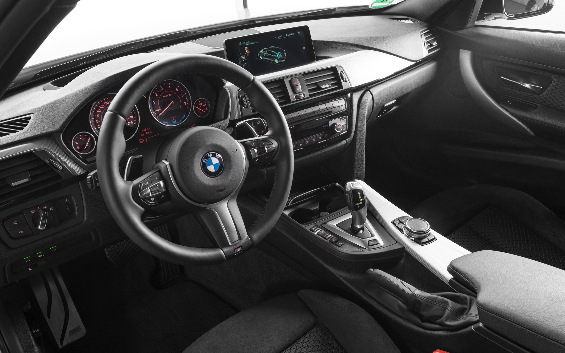 <p>BMW 330e 2017</p>