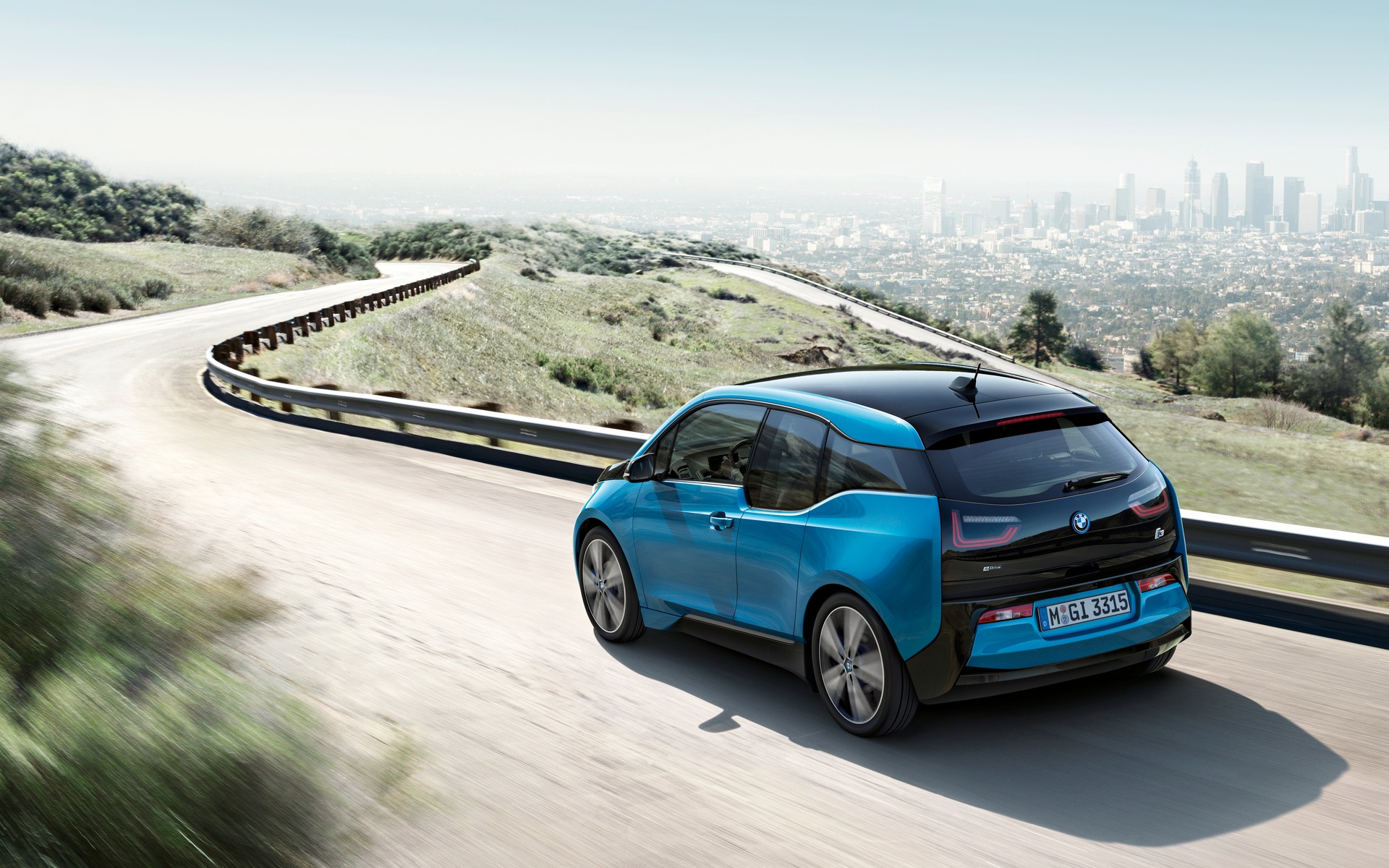 <p>2017 BMW i3</p>