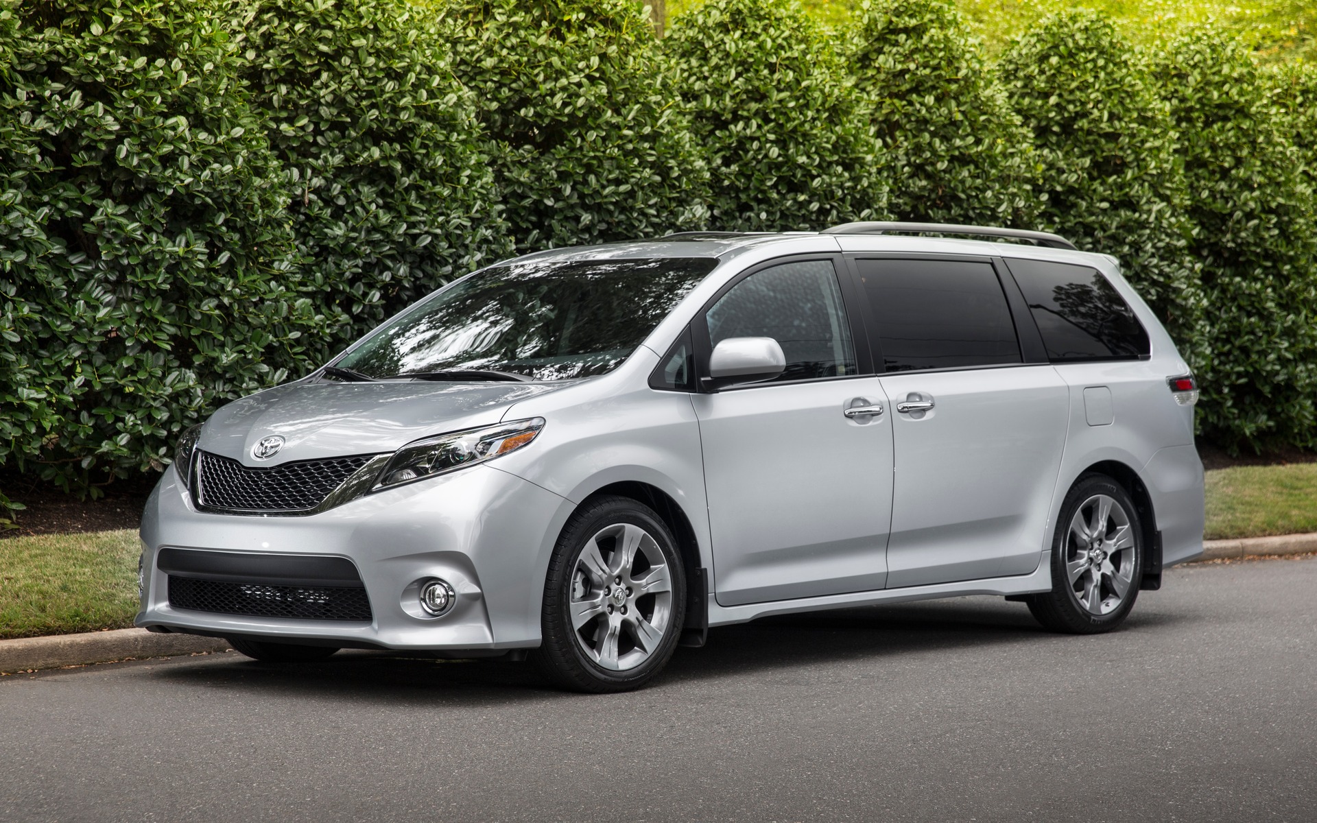 2017 toyota sienna minivan