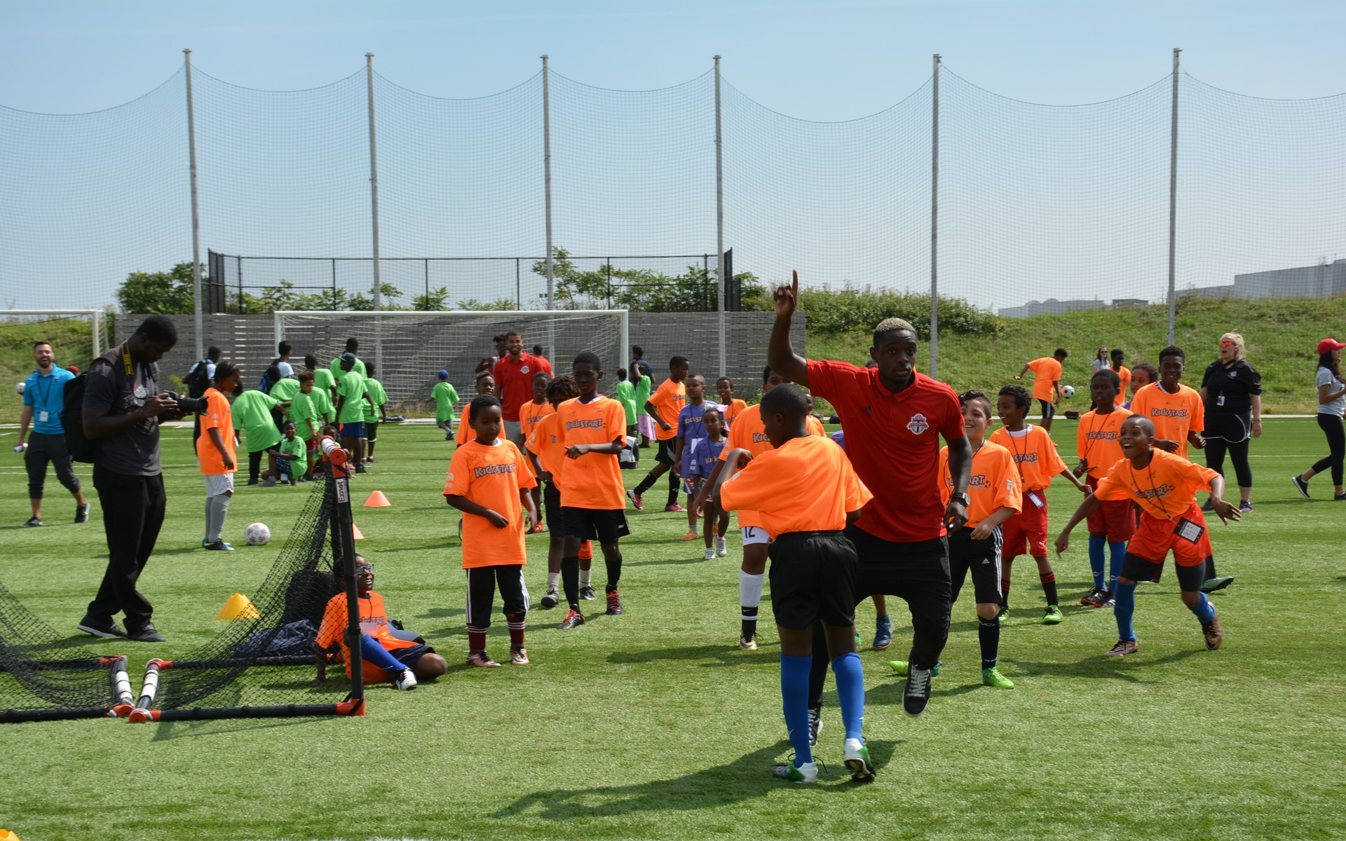 <p>Kia and Toronto FC team up to help community children</p>