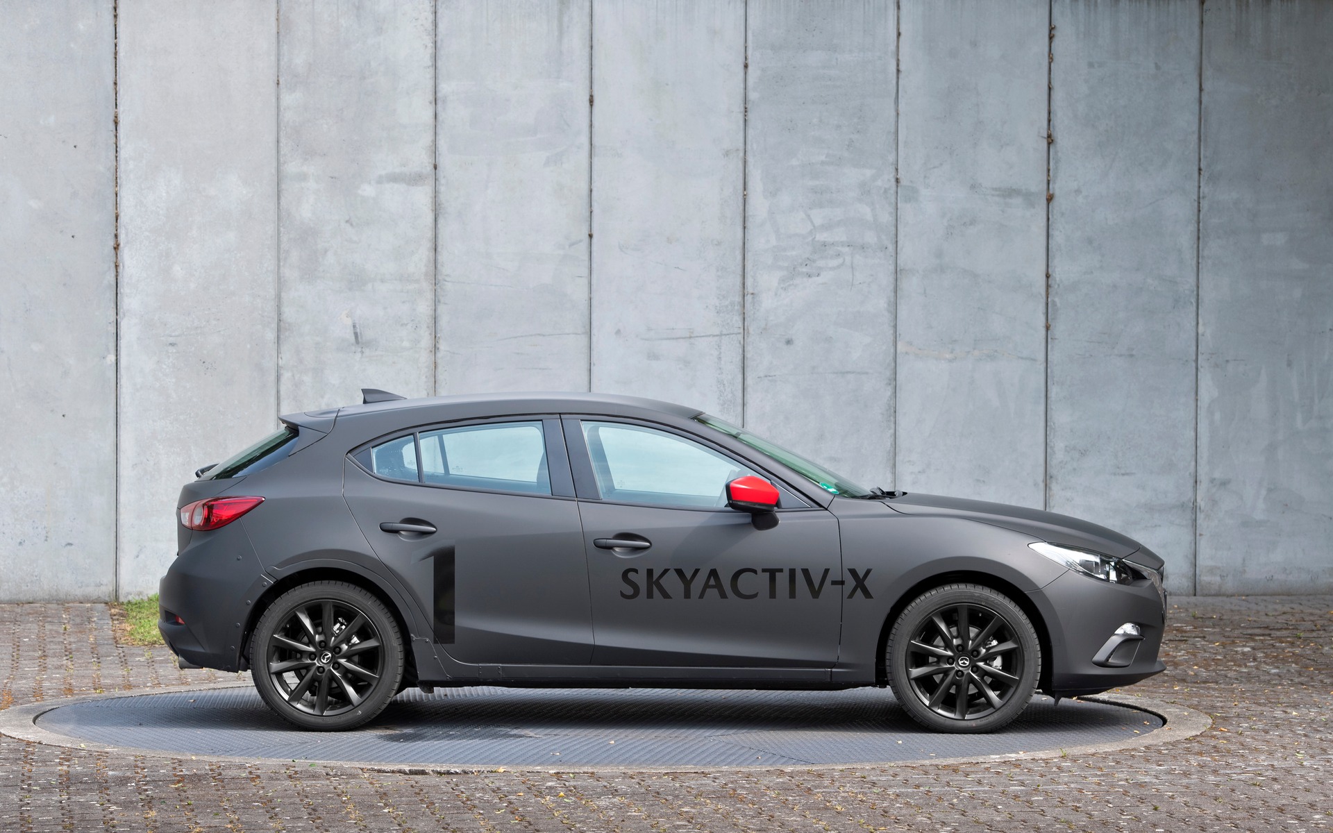 <p>Prototype Mazda3 Sport anim&eacute; par le moteur SKYACTIV-X.</p>