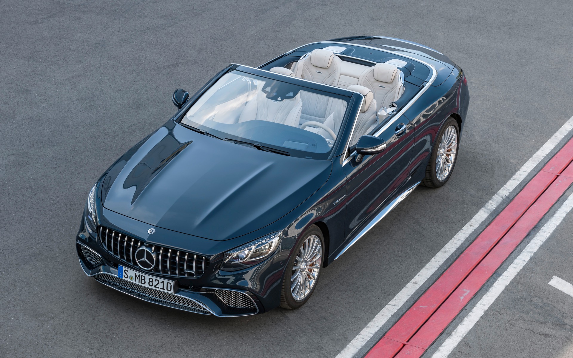 <p>Mercedes-AMG S 65</p>